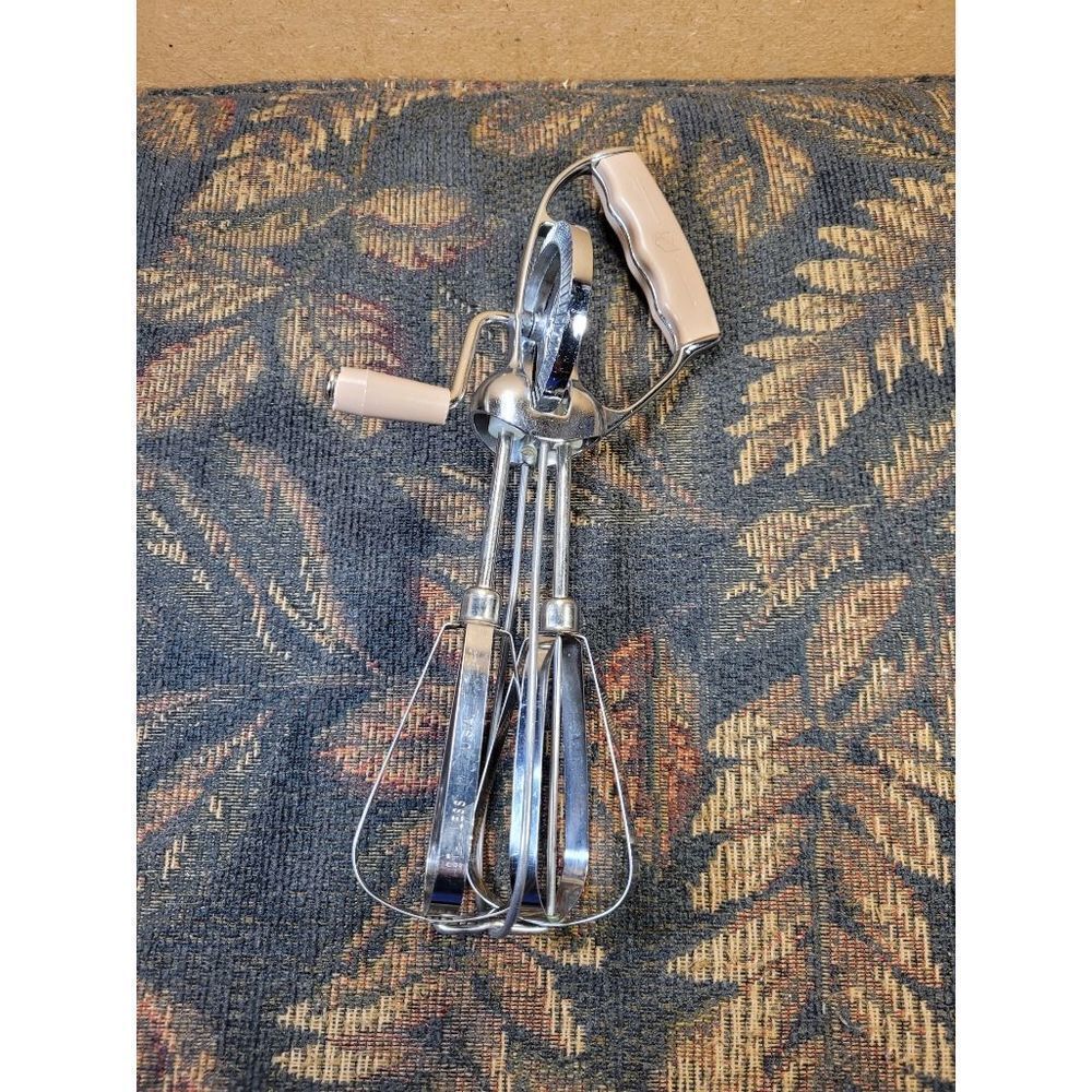Vintage Maynard Tan and Stainless Steel Handheld Mixer